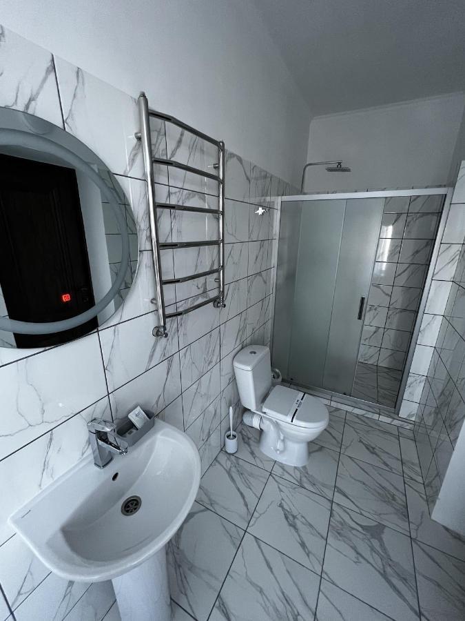 Zolotoy Fazan Hotel Nikolayev Ngoại thất bức ảnh