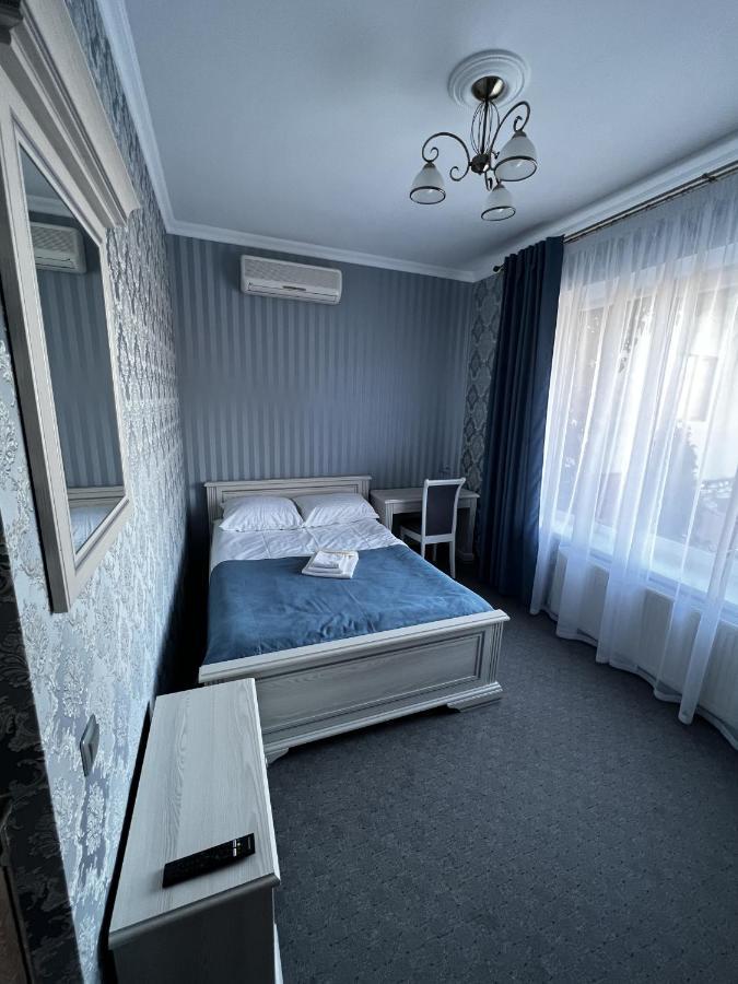 Zolotoy Fazan Hotel Nikolayev Ngoại thất bức ảnh