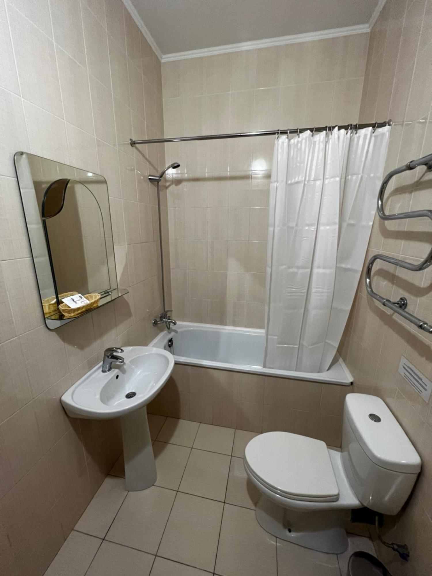 Zolotoy Fazan Hotel Nikolayev Ngoại thất bức ảnh